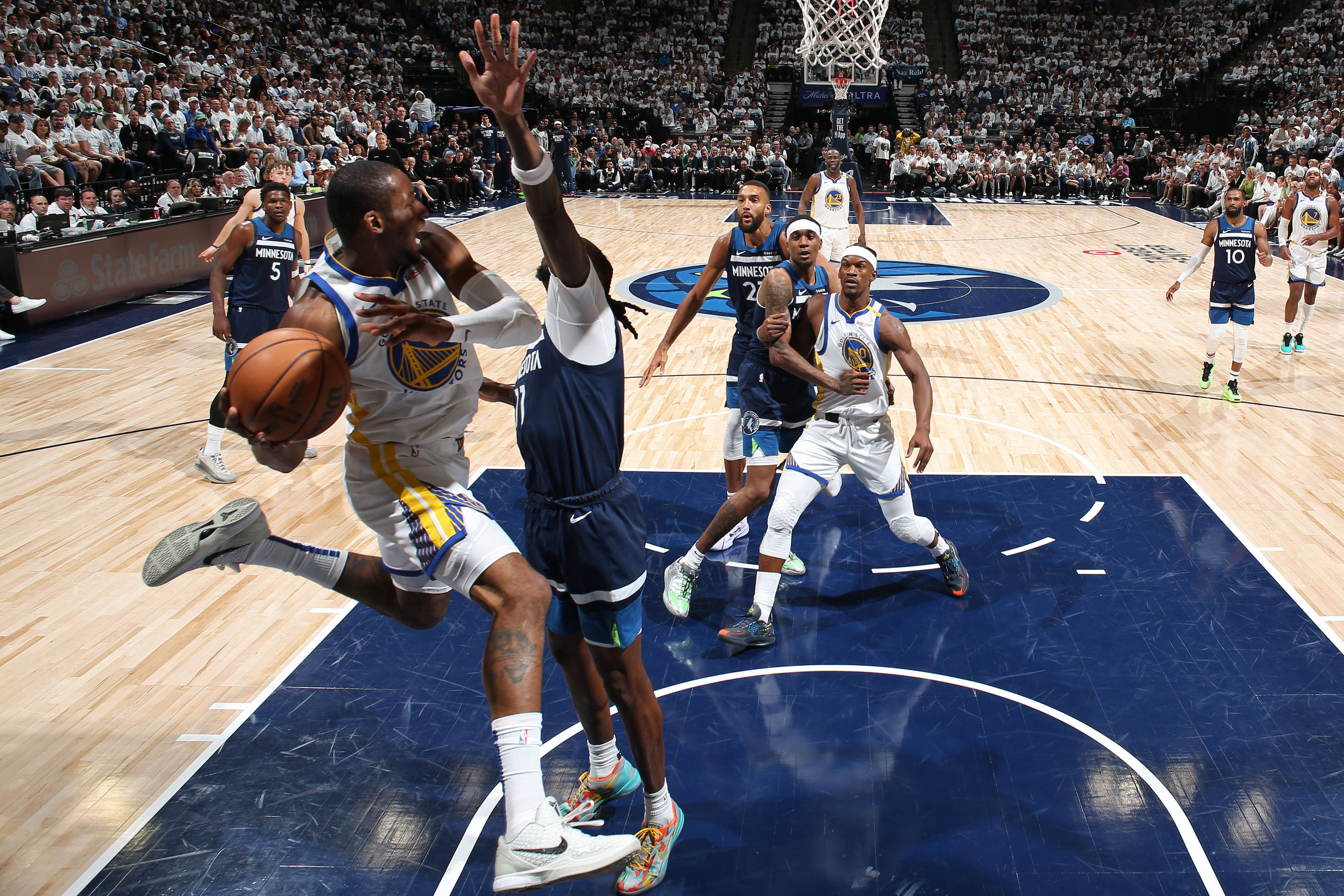 中欧体育网页版-离谱！北京国安门线救险备战NBA季后赛里程碑夜广东宏远主帅复盘，国际比赛日罗马调整名单以备亚冠的简单介绍